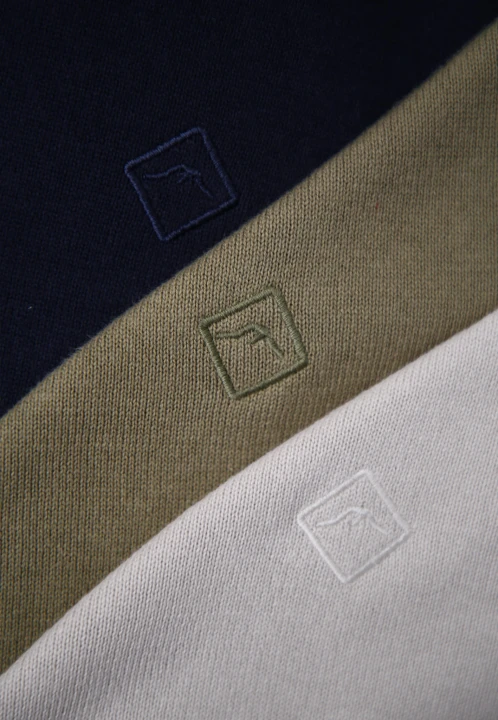 Sweter z dekoltem w serek S-KLARO, rozmiar L
