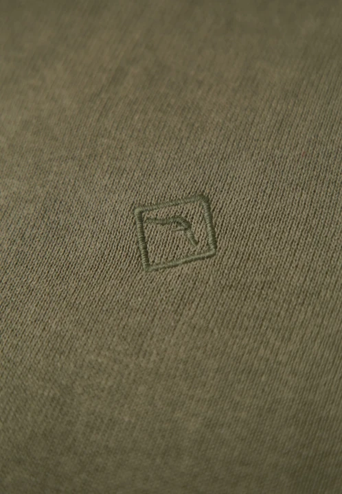 Sweter z dekoltem w serek S-KLARO, rozmiar XXL