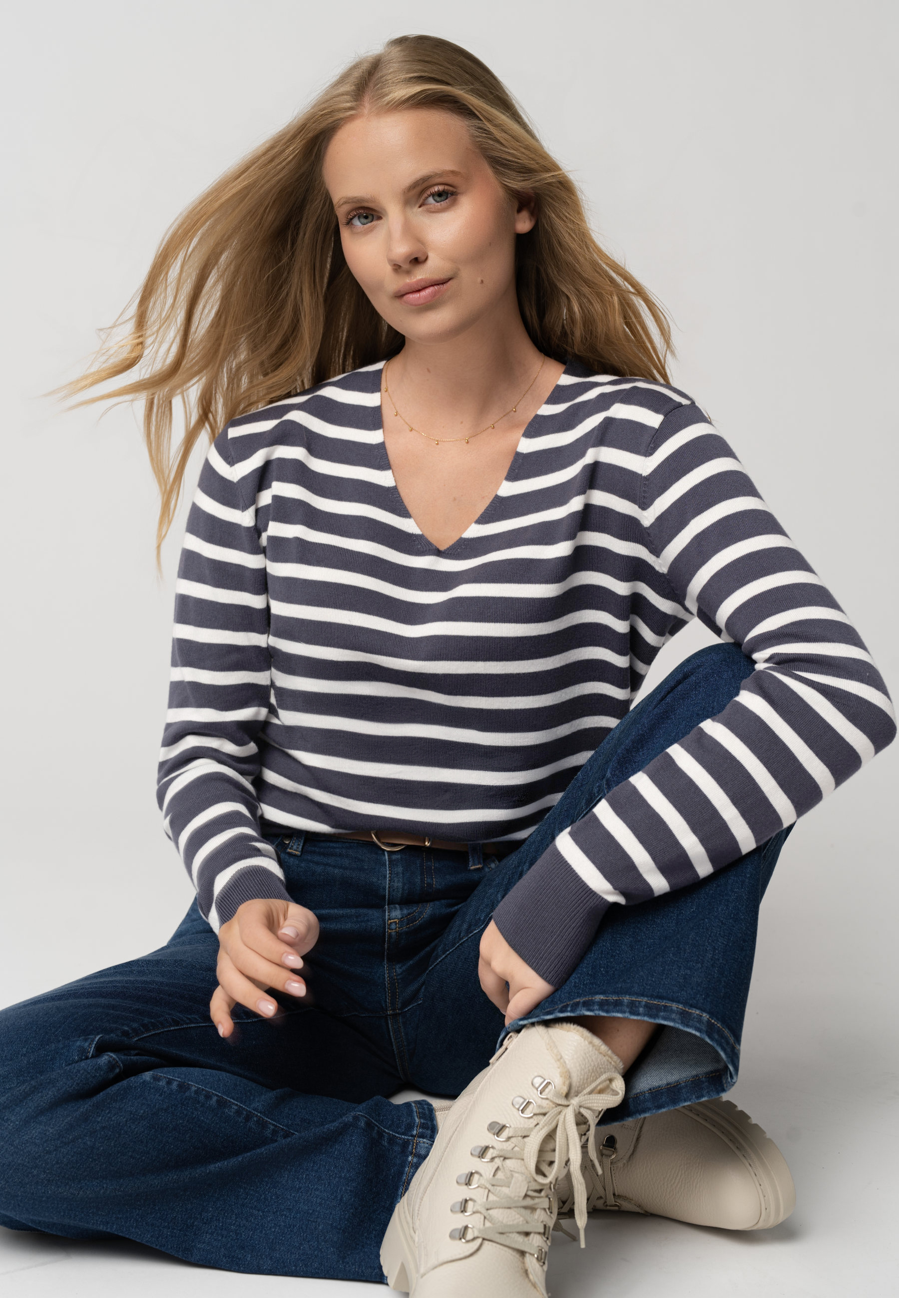 Sweter S-TOLA, rozmiar L, L03406_W27_101